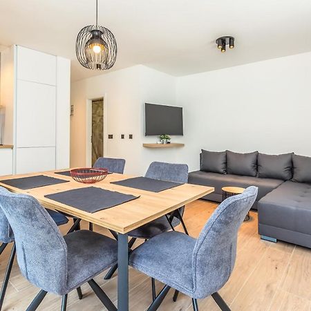 Vogue Apartments أوميس المظهر الخارجي الصورة