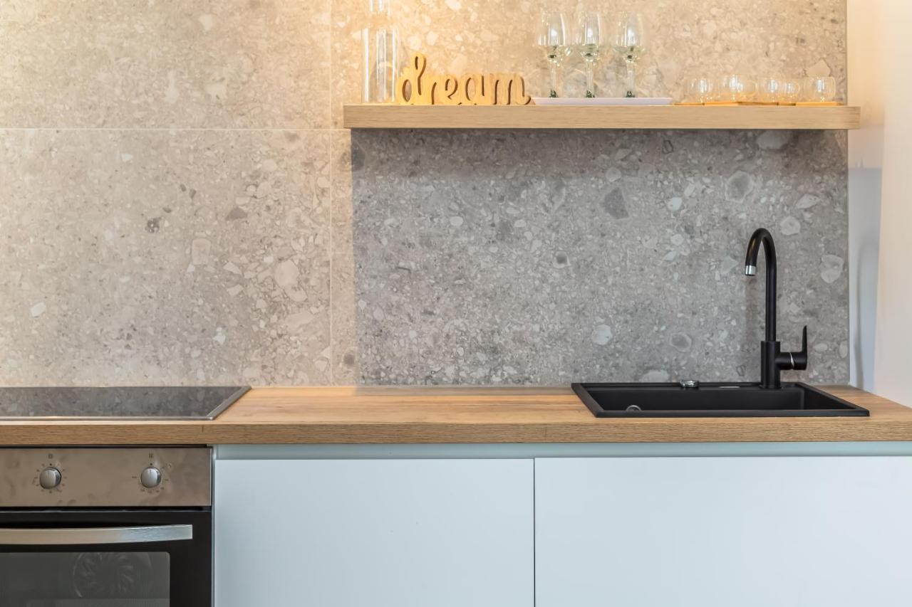 Vogue Apartments أوميس المظهر الخارجي الصورة